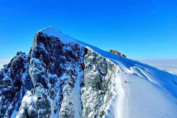 哈巴雪山登山攻略